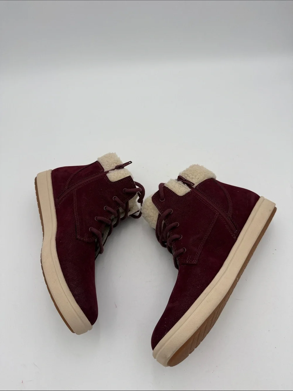 Clarks Burgundy Suede Shearling-Lined Ankle Booties women 7.5 M casual cozy Y2K